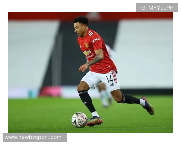 上海球迷酒店守候林加德成功获得全套签名留念